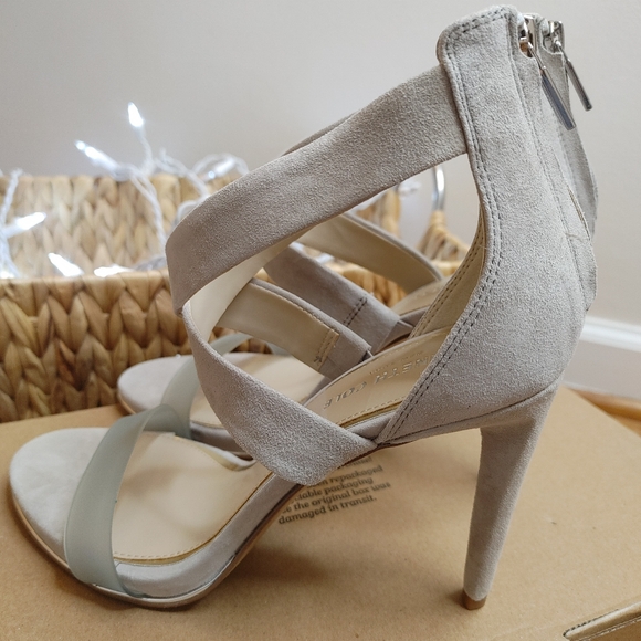 Kenneth Cole Brooke Suede Cross Strap Heeled Sandal, Gray 8M - Picture 9 of 16